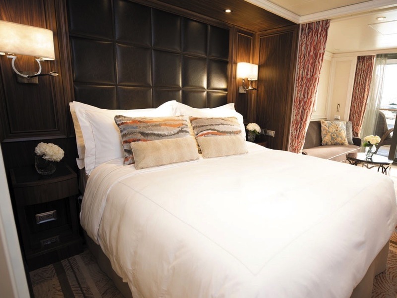 Deluxe Veranda Suite